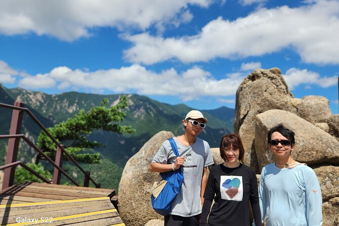 2-Day Hike through the Scenic Valleys of Mt. Seoraksan from Seoul - Day 1 on Seoraksan: Cheonbuldong Valley hiking plus Ulsanbawi Rock