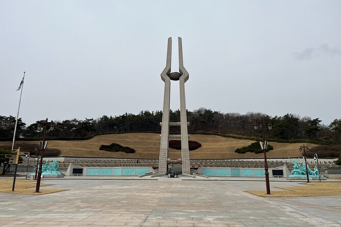 3-Day Korea Western course by K-shuttle Tour from Seoul to Busan - Start in Seoul: Getting on the Right Bus at 8:00