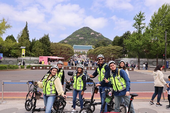 Afternoon E-bike tour and "Happy Hour" food and drinks - House of Baek Inje: traditional home ideas you can still see today