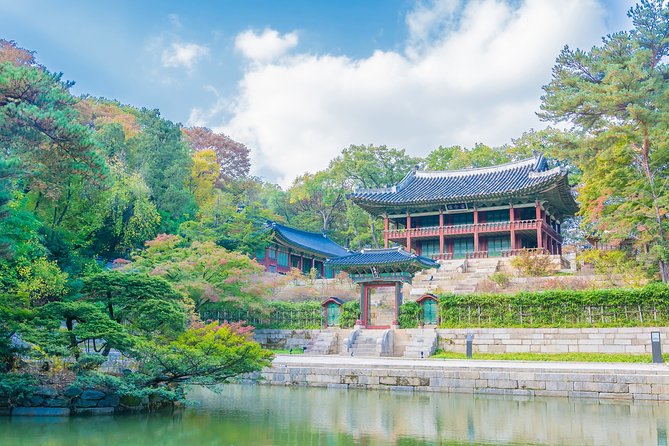 Afternoon Half Day Seoul City Tour, visit Queen's dorm - Namdaemun Market: Seoul’s Largest Old-School Maze