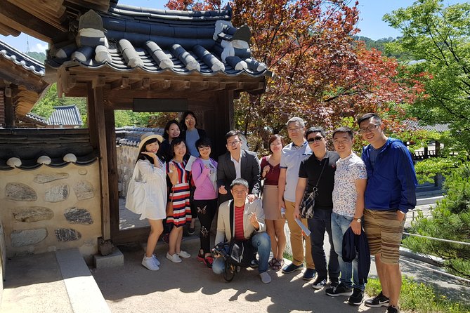 Afternoon Seoul: Hanok Vibes, Netflix Street Food & N Seoul Tower - What to Pack and How to Make This Afternoon Feel Effortless