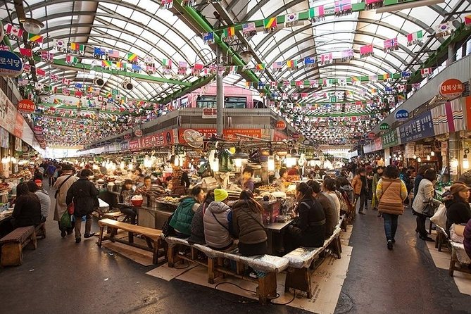 Best of Seoul Shopping Tour - Gangnam Underground Shopping area: efficient shopping between subway stops
