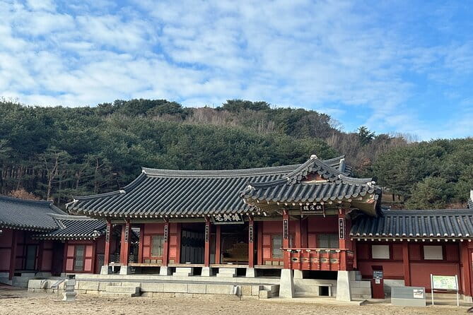 Beyond Seoul: Starfield Library, Hwaseong Fortress & Cave Quest - The pacing and guide style that make or break the day