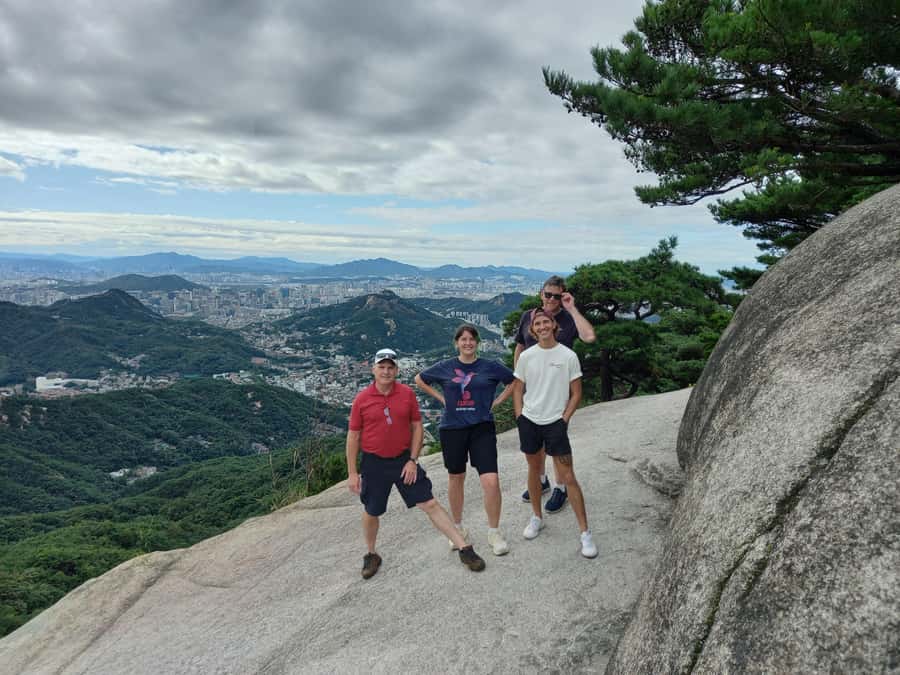 Bukhansan mountain hiking tour - 6 hours - Quick takeaways