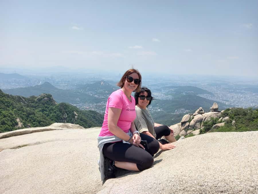 Bukhansan mountain hiking tour - 6 hours - The 6-Hour Flow: From Gwanghwamun to Munsubong
