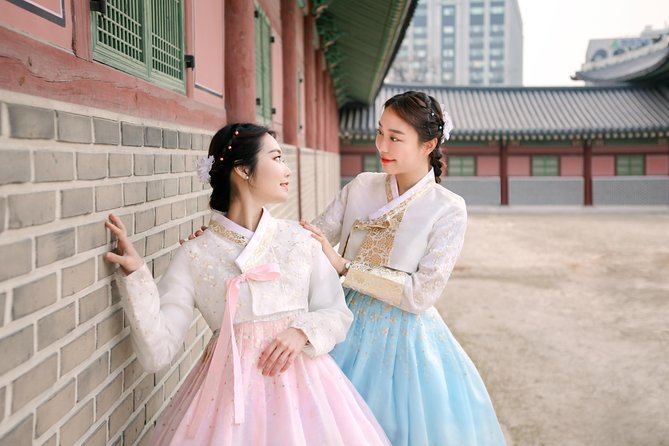 Changdeokgung Palace Hanbok Rental Experience in Seoul - Choosing Your Hanbok: Traditional vs Themed styles that change the whole look