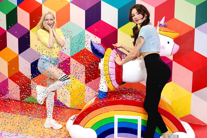Color Pool Museum - Small Group Size and Easy Access: Why Your Time Feels Less Tight