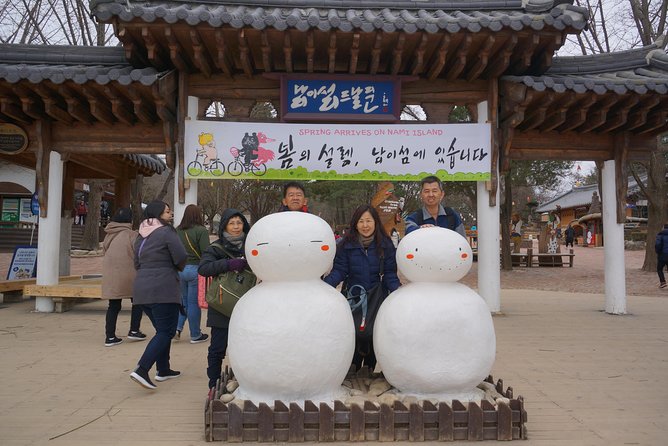 Customized Private Seoul tour: Palace, Market etc(Airport Option) - UNESCO fortresses and past-life learning: Folk Village, Suwon, and Namhansanseong