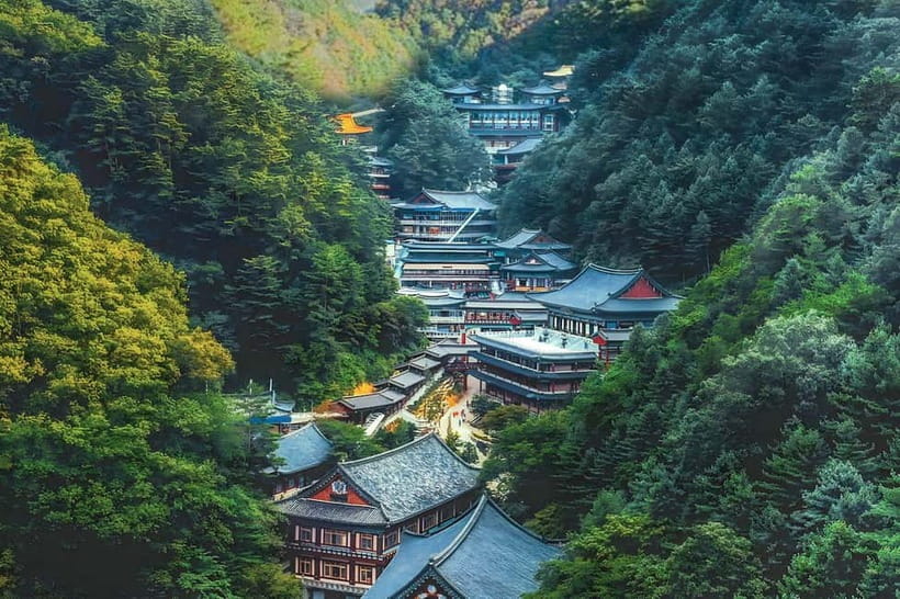 Danyang Tour:Guinsa Temple & Bobaljae & Cheongpung Cable Car - Temple meal moment: vegetarian food for free