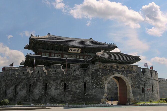Day Trip to UNESCO: Suwon Fortress Adventure from Seoul - Getting from Seoul to Suwon: meeting at Myeong-dong and staying sane