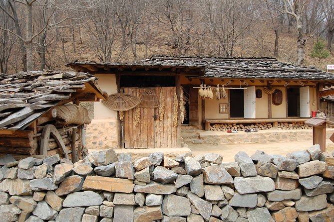 Day Trip to Yongin Daejanggeum and Korean Folk Village from Seoul - Stop 2: Yongin Lunch Break (Included, and Timed for a Reason)