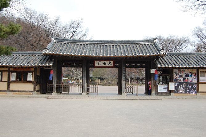 Day Trip to Yongin Daejanggeum and Korean Folk Village from Seoul - Guide and Driver Quality: What Makes This Tour Feel Good