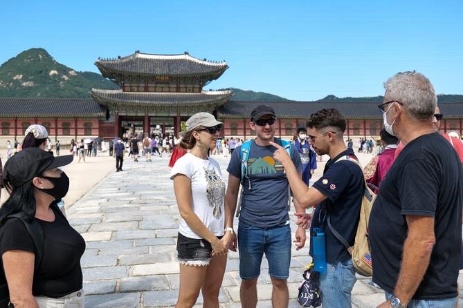 Discover Seoul: Local Life and History - Insadong’s hanok lanes: tea, crafts, and where to eat smart