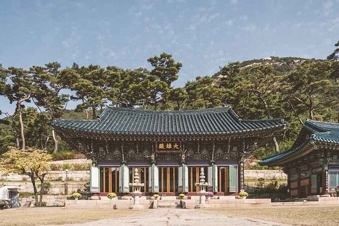 DMZ, Eunpyeong village and Jinkwansa Temple Private Tour - Eunpyeong Hanok Village: slowing down after the border