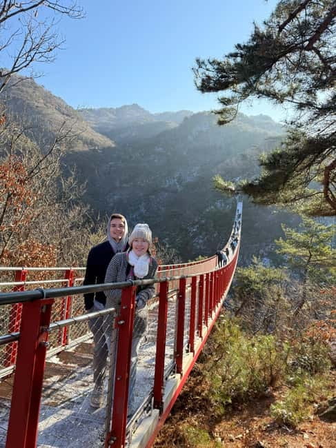 DMZ; NK Defector, 3rd Tunnel, Suspension Bridge,Hotel pickup - What to Bring: Passport, Layers, and a Plan for Photos