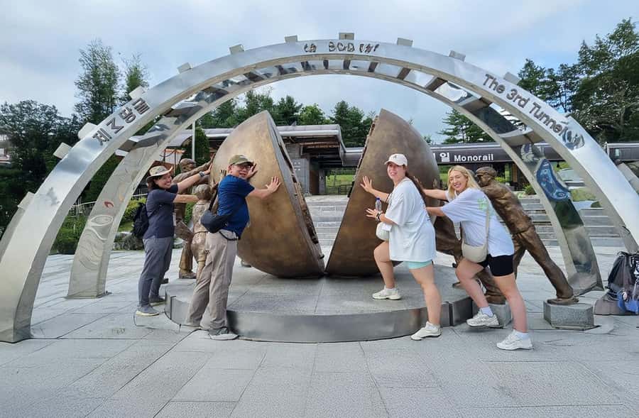 DMZTour from Seoul:3rd Tunnel,North Korea View&UNESCO Valley - DMZ security and the very early start from Seoul