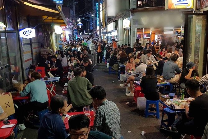 Drinking and Eating through the Alleys of Seoul - Stop 2: Jongno alleys and Jongro Gallery stops