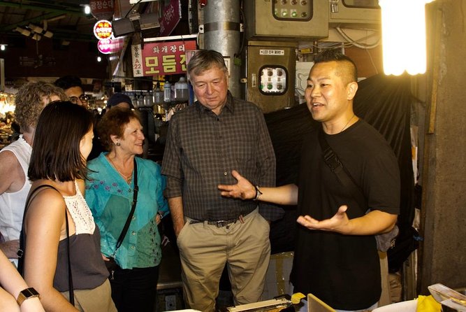 Drinking and Eating through the Alleys of Seoul - What to expect from the food (and how to handle it)