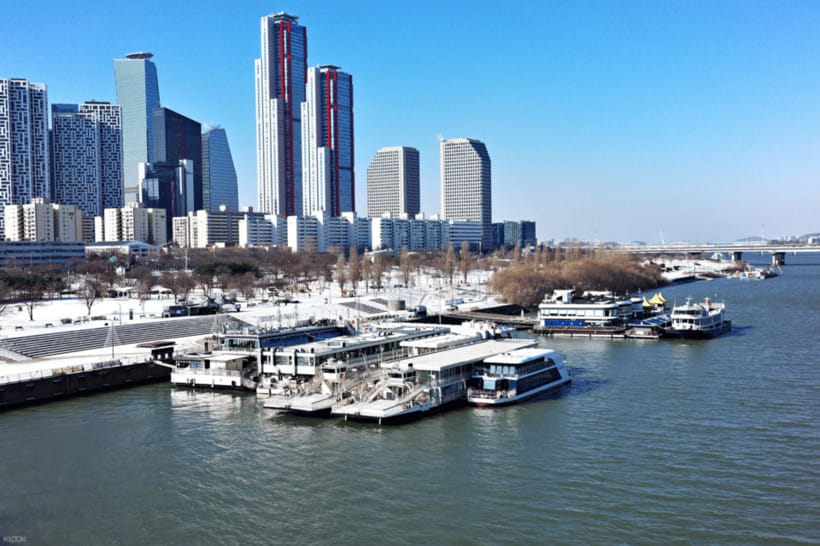 Eland Han River Cruise & Ashley Marine Buffet - Yeouido Dock skyline views: the route that puts Seoul on your left and right