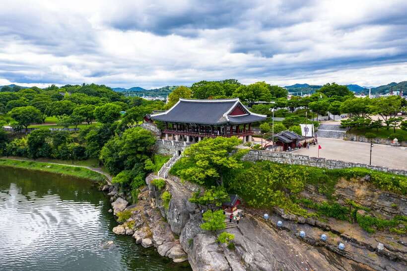 From Seoul: 5-Day Tour of Korea with UNESCO Sites - Day 2: Gwangju’s modern memory, then Suncheon Bay Garden and Yeosu’s historic walk