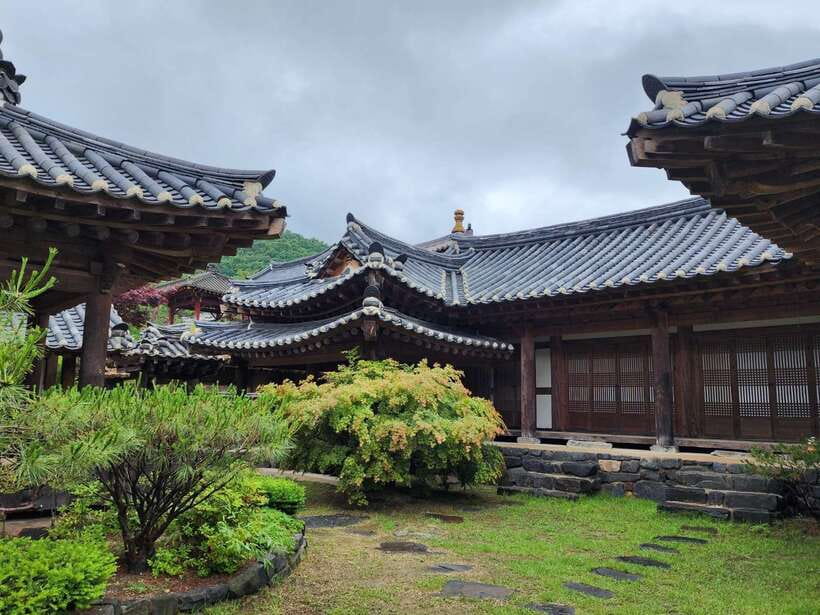 From Seoul: Suwon Hwaseong Fortress Tour - Hwaseong Haenggung Palace: the wartime royal residence angle