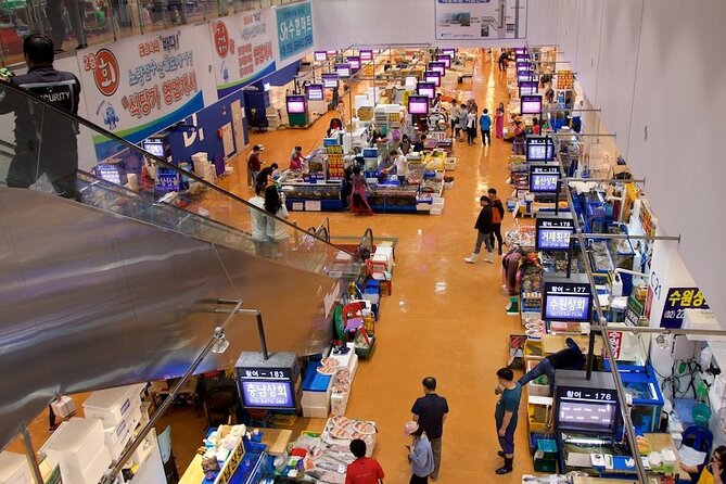 Full-Day Culinary Tour of Seoul Including Noryangjin Fish Market and Korean BBQ Dinner - Majang Meat Market and your charcoal BBQ dinner: choose it, grill it, eat it