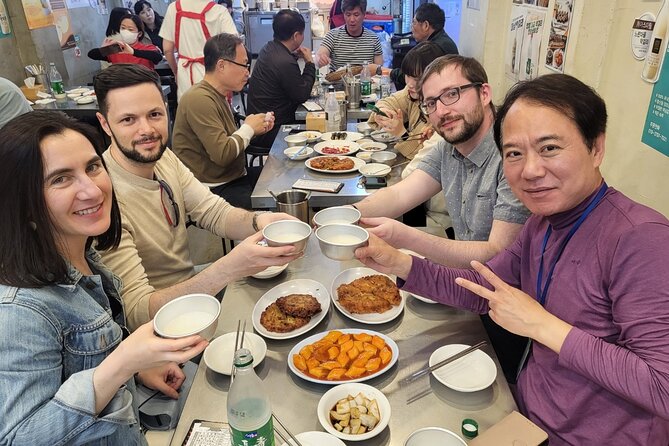 Gwangjang market Netflix Food Walking Tour with Insadong - Should you book this Gwangjang Market and Insa-dong food walk?