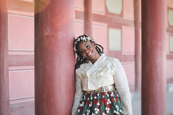 Gyeongbokgung Hanbok Photoshoot - Hanbok rental timing: the make-or-break detail