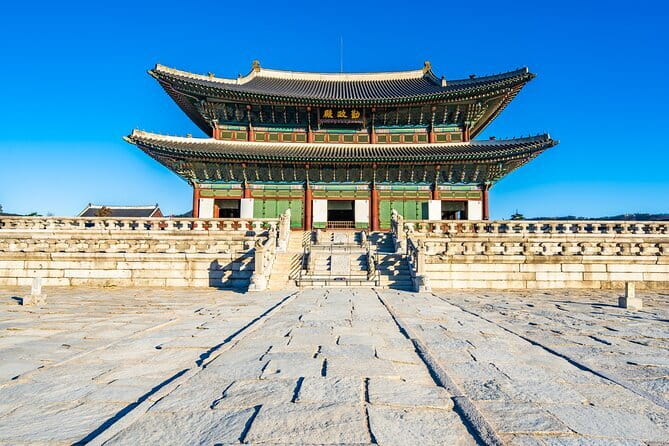 Gyeongbokgung Palace & Bukchon Village Walking Tour - Gyeongbokgung to Bukchon: a clean Seoul history intro in 2.5 hours