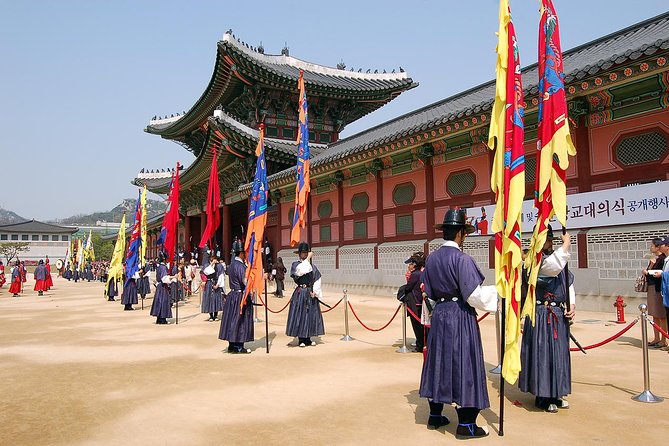 Half day Morning Seoul City Tour(Temple & Gyeongbok Palace) - Cheongha Korea Ginseng Museum: culture plus shopping time