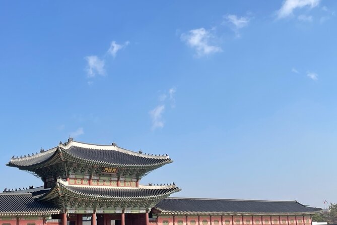 Half day Morning Seoul City Tour(Temple & Gyeongbok Palace) - Group size, guides, and the microphone factor