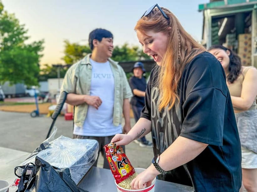 Han's River Picnic in Center of Seoul - Yeouinaru Station meeting and the first 10 minutes that matter