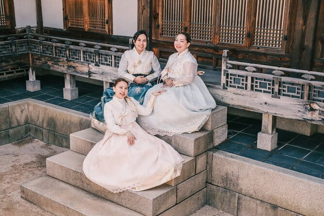 Hanbok Photoshoot and History Tour at Gyeongbokgung Palace - Gwanghwamun Gate Photos: The Fastest Way to Look Like Royal Main Character