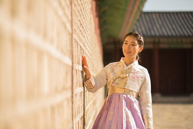Hanbok rental, hanbok experience - Hair ornaments and the traditional look that completes the outfit