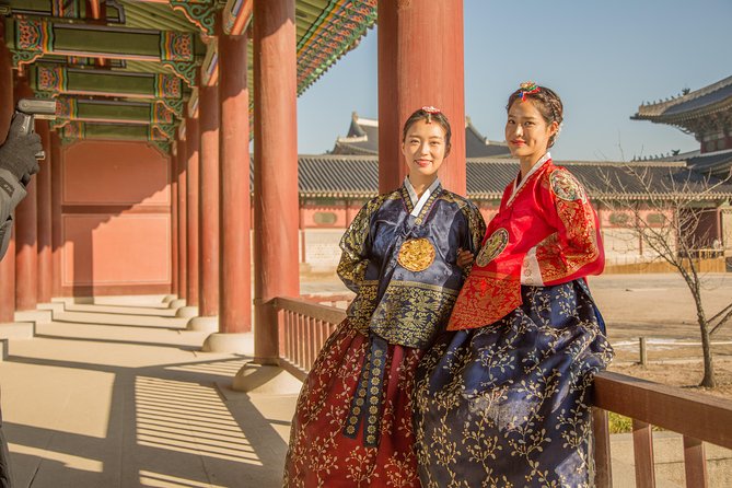Hanbok rental, hanbok experience - Picking your hanbok: color, fit, and staff guidance
