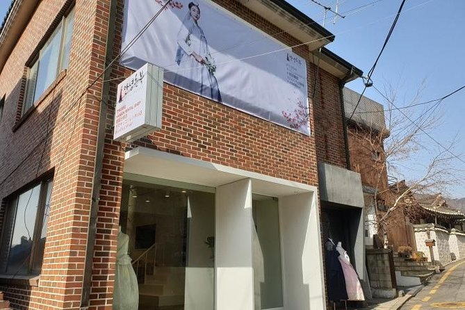 Hello Hanbok - Bukchon Hanok Village While You’re Dressed for It