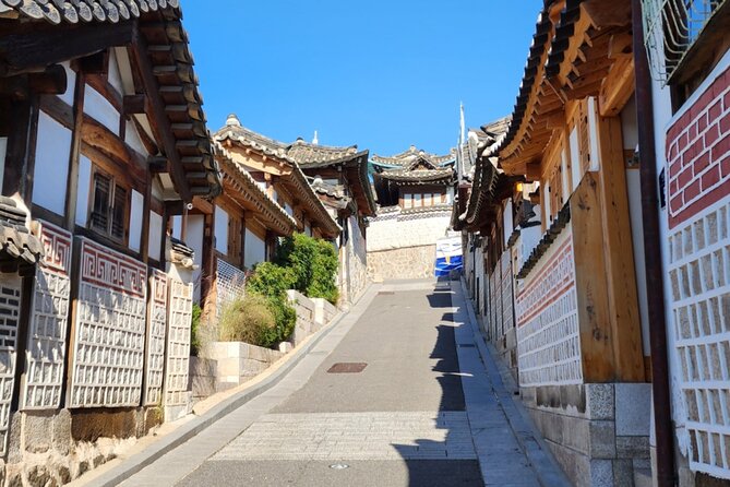 Highlights of Seoul Tour in Seoul: Deoksugung & N Seoul Tower - Price and value: what $32 covers (and what it doesn’t)