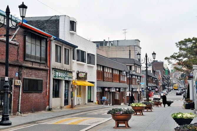 Incheon Highlight - Private One Day Tour - Old Town, New Town, and the island in one smooth arc