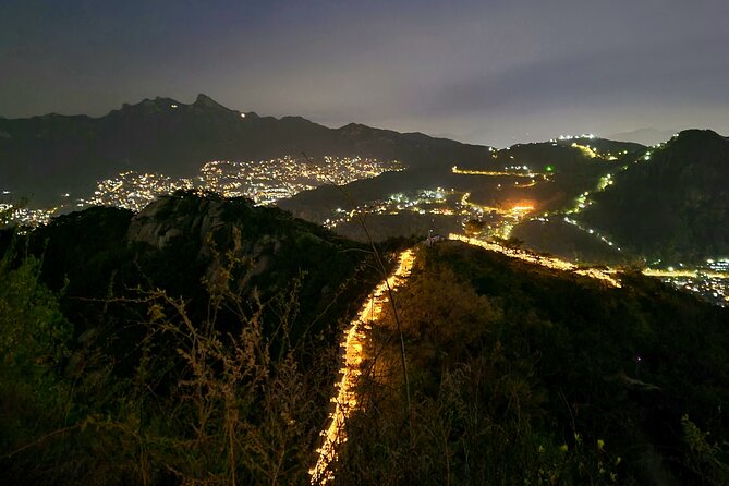 Inwangsan hike & historical sites - Snacks and small comfort touches that make the hike feel local