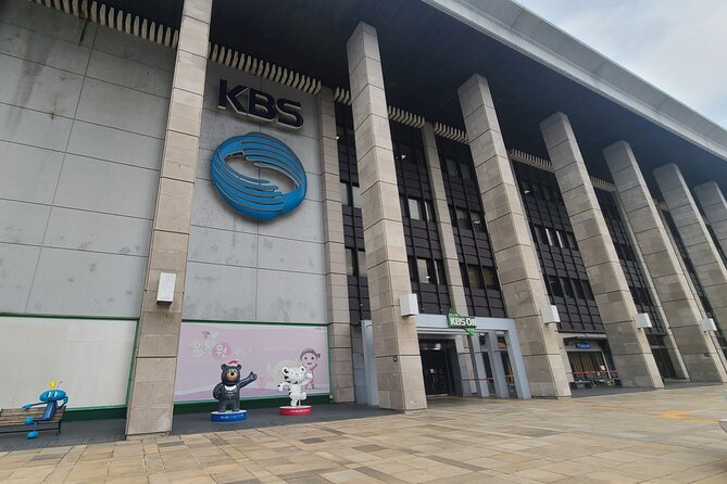 K-POP Experience in Seoul: Real K-POP Agency & Fan Culture - A K-pop fan day in Seoul: what you’re really paying for