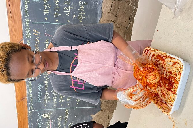 Kimchi class with Chef Hakyung near Gyeongbokgung place - The class flow: welcome drink, demo, then your hands-on kimchi