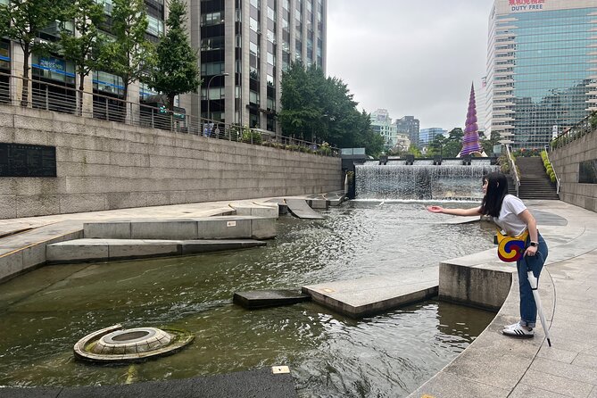 [Koreabylocal] Night Walk and Korean Barbaeque time with local - Meeting at Gwanghwamun: a clean, easy start point