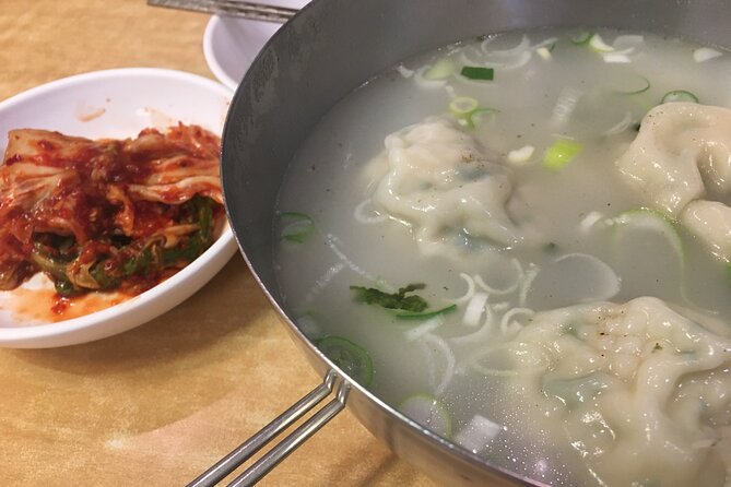 [Koreabylocal] Night Walk and Korean Barbaeque time with local - Guide quality: communication and local context