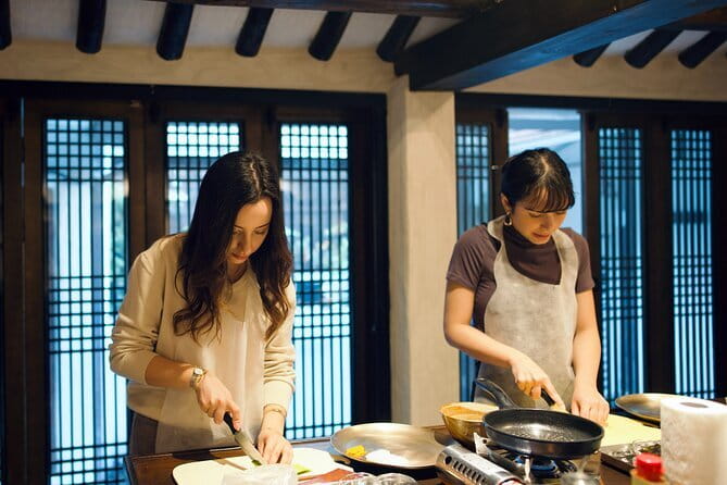 Korean Cooking Class with Grocery Shopping at Seoul Local Market - Should you book Seoul Foodventure’s Mangwon class?