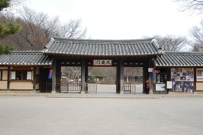 Korean Heritage Tour: Palaces and Villages of Seoul Including Gyeongbokgung Palace - Price and Value: When $140 Works (and When It Might Not)