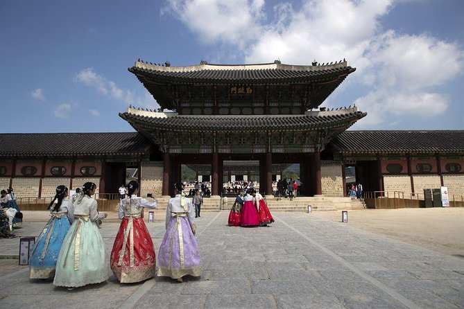 Korean History & Heritage Tour - Kwangjang Market: the 600-year food finale