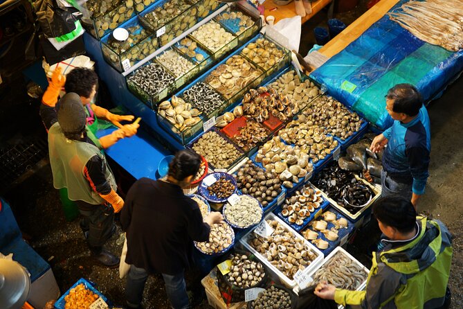 Korean Market Adventure with Chef Yie - Noryangjin Fish market - Small group pace: why max 6 travelers matters