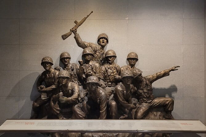 Korean War Memorial Private Guided Tour - From liberation to armistice: how the tour connects the story