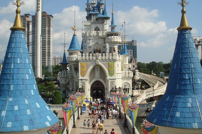 Lotte World Package Deal - Getting picked up in Seoul and staying on schedule