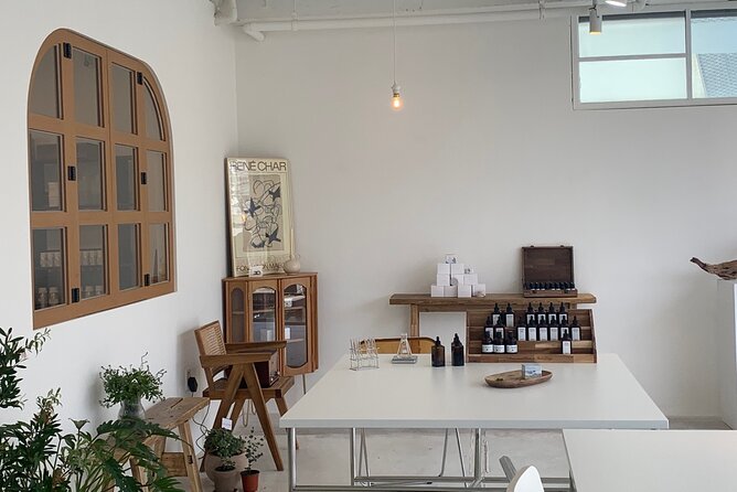 Make your K-scent perfume: Modern oneday class in Seoul - Korean Scent Culture in a Modern Room